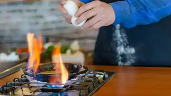 Cuisson sur une cuisinière à gaz